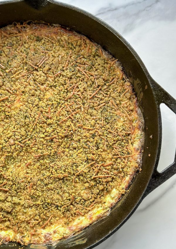 Elevate your holiday gatherings with our irresistible Jalapeño Popper Dip! Perfect combo of creamy-cheesy goodness, diced jalapeños, and a golden breadcrumb crust, that makes this dip a party essential. Share the warmth of the season with every scoop.