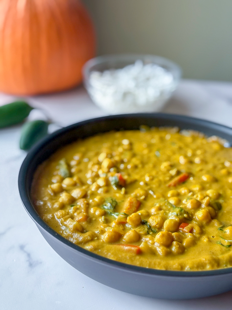 Stir in cilantro and serve over some rice. 